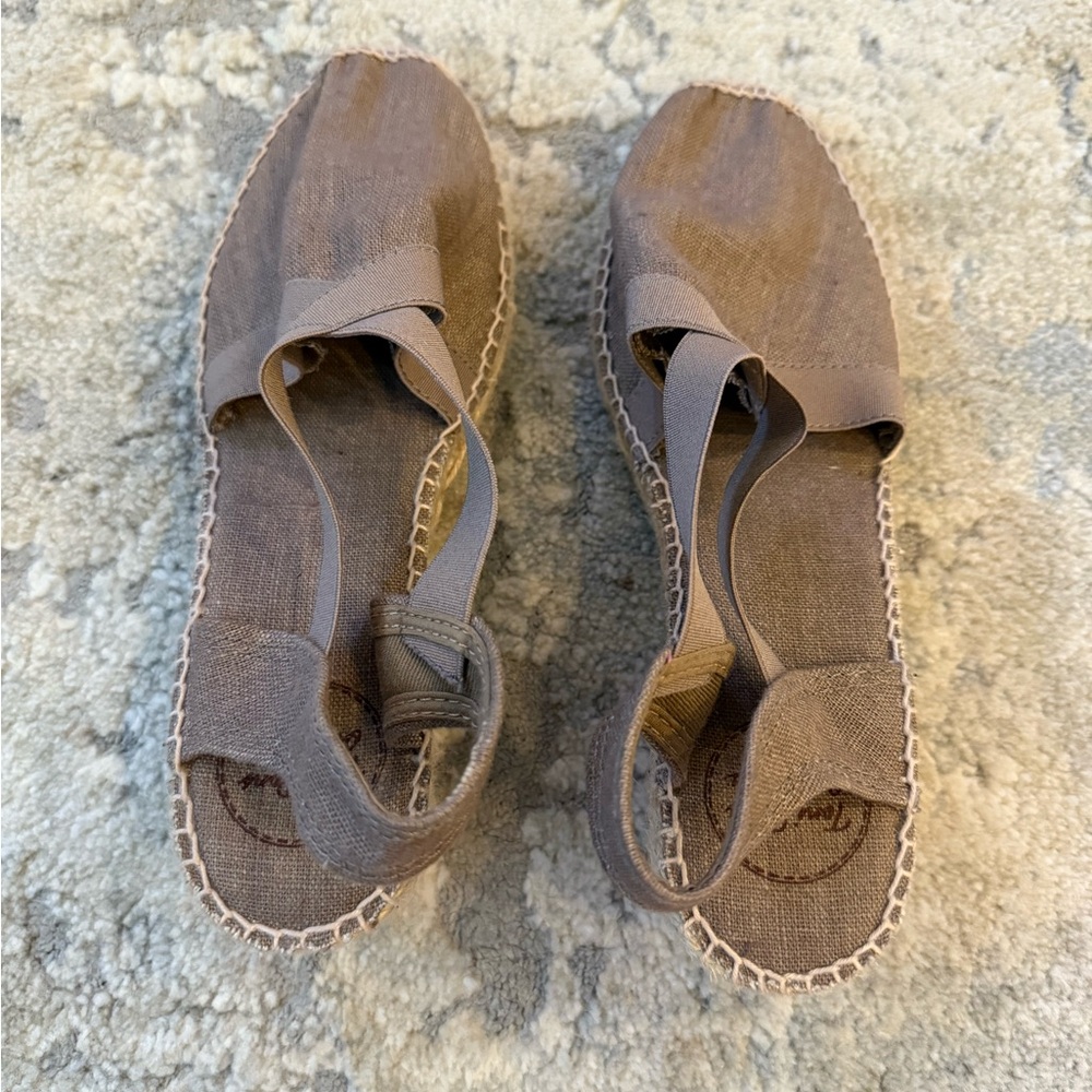 Elegant Tan Espadrille Flats